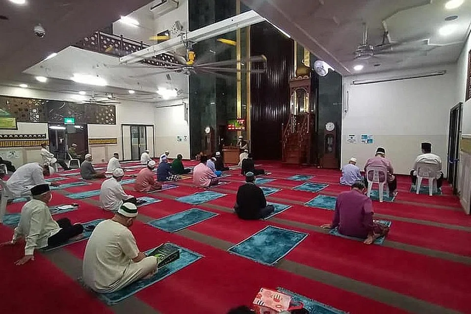 BAKAL DIUBAH SUAI: Dewan solat utama, mihrab dan mimbar merupakan antara yang akan diubah elok apabila Masjid Hasanah melalui kerja-kerja naik taraf pada suku ketiga 2022. - Foto MASJID HASANAH