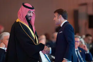 Putera Mahkota Mohammed bin Salman dari Arab Saudi mengadakan pertemuan dengan Presiden Perancis, Encik Emmanuel Macron, di Riyadh pada 3 Disember.