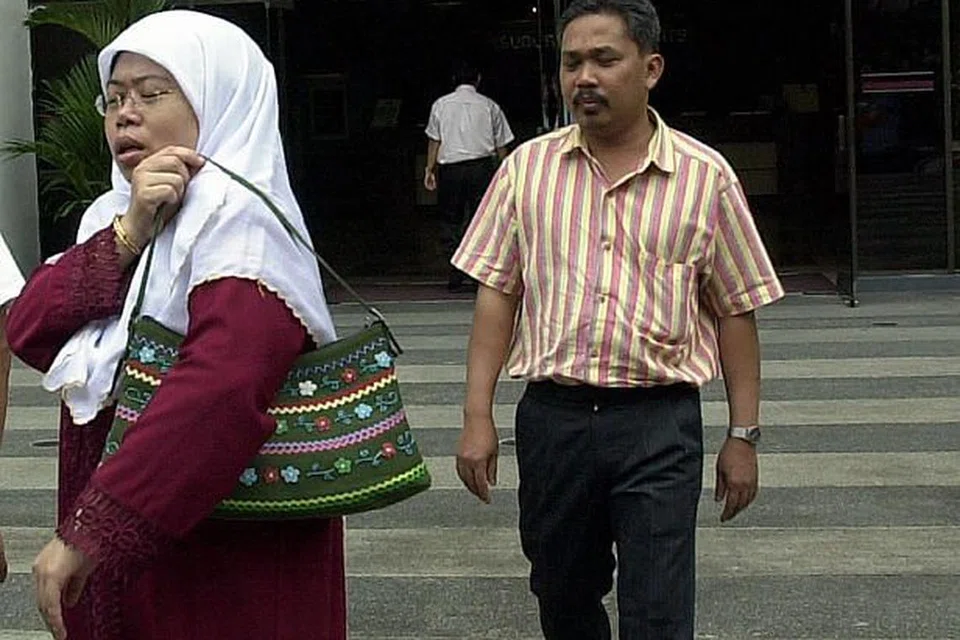 Pasangan suami isteri Mohamad Dahlan dan Zariah Mohd Ali pernah mengaku bersalah mendera pembantu rumah mereka pada 2001. 