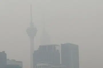Keadaan jerebu teruk pada petang 14 Oktober, mengaburkan pandangan dengan Menara Merdeka Maybank hampir tidak kelihatan, manakala Menara Kuala Lumpur juga diselubungi jerebu.