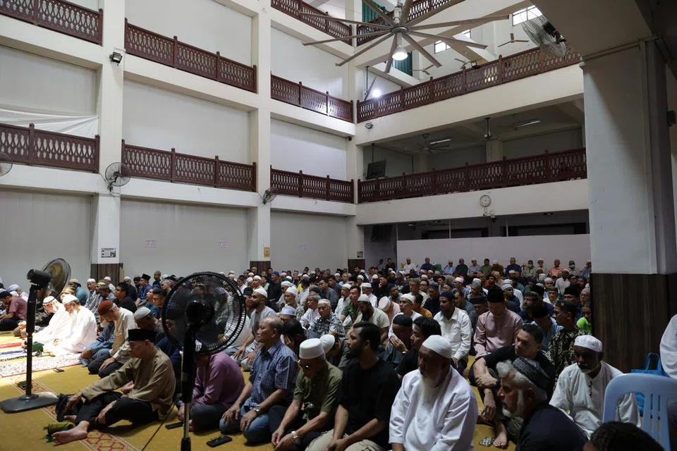 kerja naik taraf di Masjid Alkaff Kampung Melayu,  bermula pada April 2025, kini dilengkapi dengan beberapa kemudahan baharu, fasa kedua dijadualkan bermula pada suku keempat 2026, dengan tumpuan kepada mempertingkatkan dewan solat utama