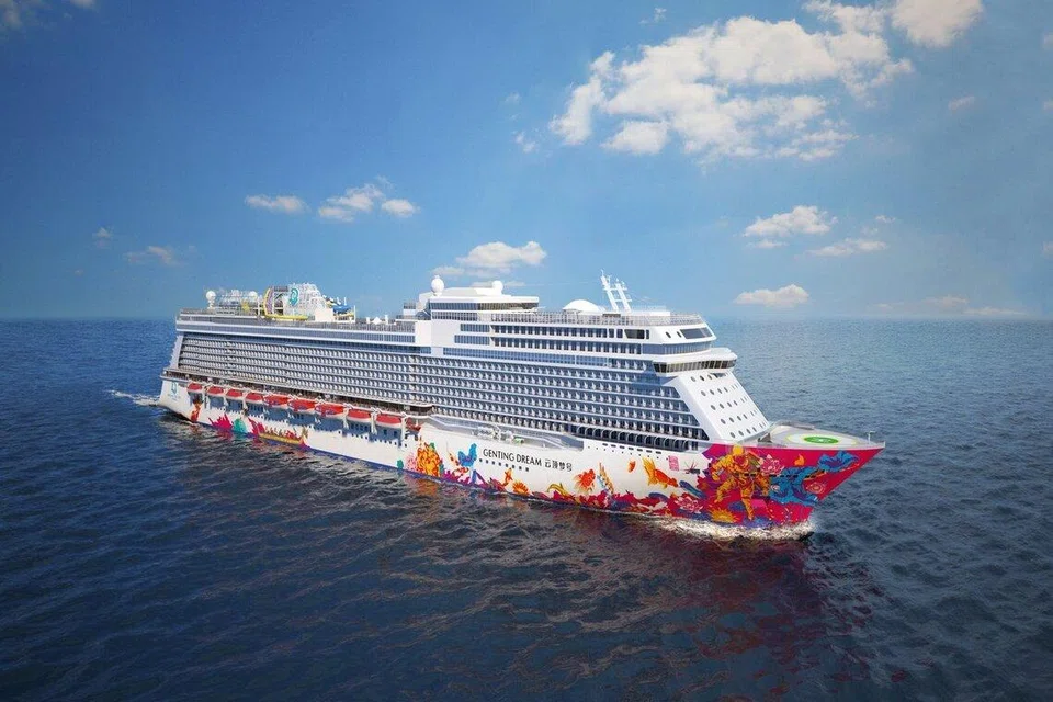 Kapal mewah Genting Dream mampu memuatkan hingga 3,352 penumpang dalam satu masa, dan mempunyai 1,674 kabin serta 18 dek.