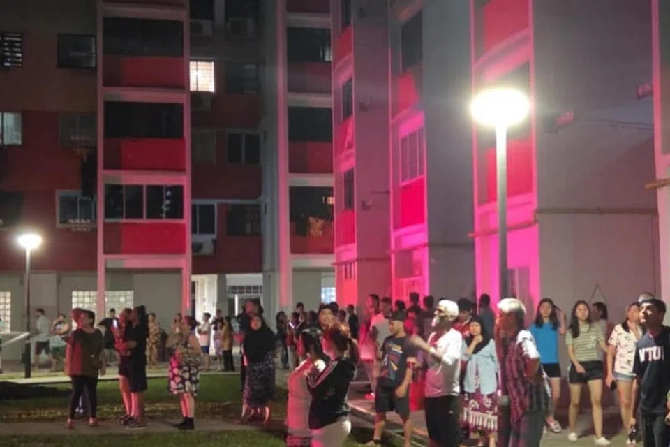 Kebakaran, flat di Chai Chee Avenue, 4 dibawa ke hospital
