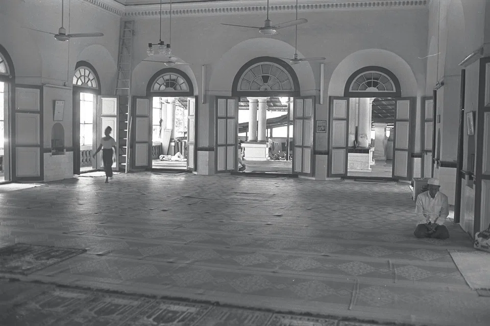 Masjid Omar Kampong Melaka yang dahulunya terletak berdekatan Jalan Omar, dinamakan sempena pengasasnya, Syed Omar Ali Aljunied, sebelum kawasan itu menjadi sebahagian jajaran Havelock Road hari ini.
