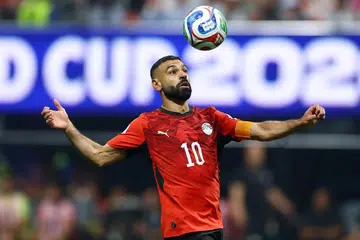 bola sepak, Liga Perdana England, Kelab utama Turkey, Trabzonspor, memulakan rundingan dengan bekas penyerang Liverpool, Mohamed Salah