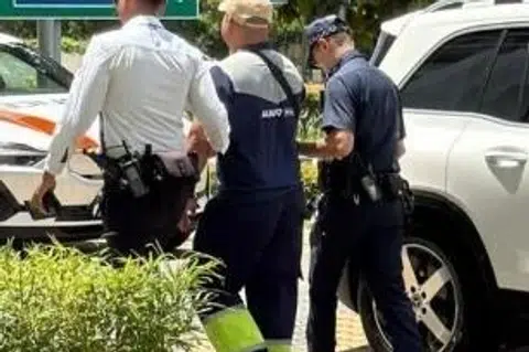 Seorang pemandu lori lelaki berusia 39 tahun telah ditahan kerana memandu secara cuai sehingga menyebabkan kematian.