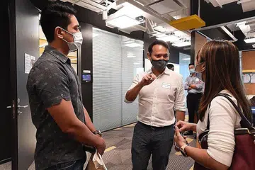 BELIA HARAPAN BANGSA: Tenaga dan daya tahan golongan belia menakjubkan dan kerjasama dengan mereka boleh menjadikan Singapura lebih kuat dan berdaya tahan, kata Encik Zaqy. - Foto FACEBOOK ZAQY MOHAMAD
