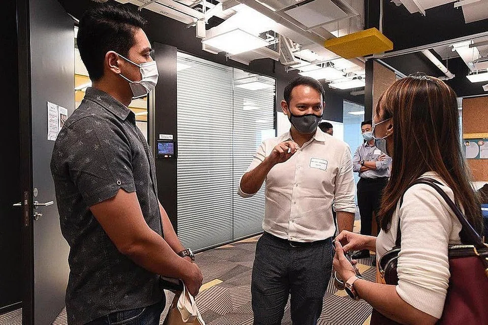 BELIA HARAPAN BANGSA: Tenaga dan daya tahan golongan belia menakjubkan dan kerjasama dengan mereka boleh menjadikan Singapura lebih kuat dan berdaya tahan, kata Encik Zaqy. - Foto FACEBOOK ZAQY MOHAMAD