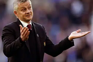 Legenda dan bekas pengurus Manchester United, Ole Gunnar Solskjaer, dipertimbangkan untuk kembali ke kelab tersebut sebagai pengurus sementara sejak Rubin Amorim dipecat pada 5 Januari. Beliau pernah membimbing United untuk menduduki tempat kedua Liga Perdana England pada musim 2020-21.
