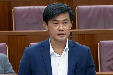 ENCIK DESMOND TAN: Pemerintah juga sedang berusaha memperluas senarai senjata yang dikawal. - Foto-Foto GOV.SG