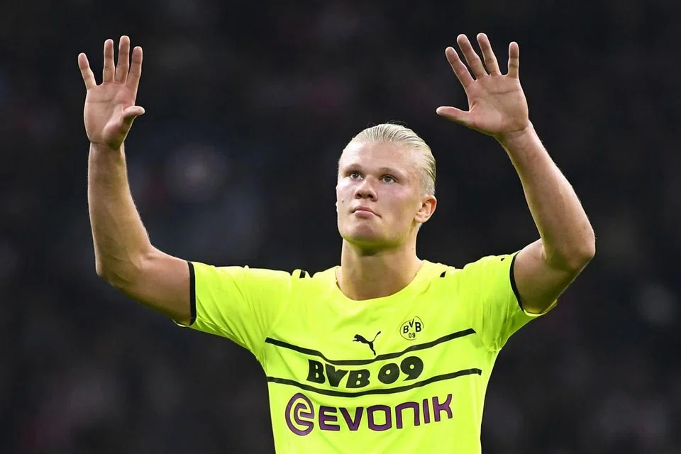ERLING BRAUT HAALAND, 21 tahun, penyerang Borussia Dortmund dan Norway