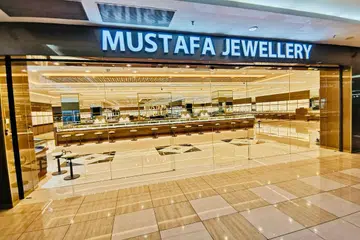 CAWANGAN BARU: Gedung serbaneka Mustafa Centre yang terkenal dengan operasi 24 jam di Little India telah membuka sebuah cawangan baru yang menawarkan produk barangan kemas di Dataran Pahlawan Megamall di Melaka, Malaysia.