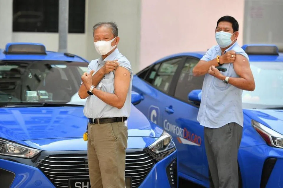 SUDAH DIVAKSIN: Hampir separuh pemandu teksi dan kereta sewa privet telah mengambil suntikan lengkap dua dos vaksin Covid-19, kata Menteri Pengangkutan Ong Ye Kung pada 10 April 2021. 