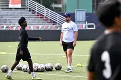Ketua jurulatih, Tanjong Pagar United, Miquel Llado (bertopi) ingin membentuk sebuah skuad yang dahagakan kemenangan dan bersedia berjuang bersama di padang.