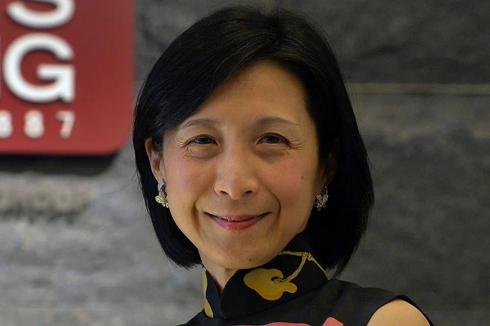 Cik Chew Gek Khim (Straits Trading).