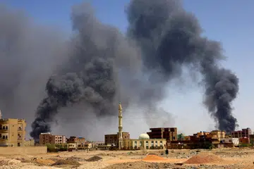 SUDAN TERUS BERGOLAK:  Bangunan-bangunan menjadi sasaran serangan bom dalam pertempuran antara Pasukan  Sokongan Pantas (RSF) dan tentera di Khartoum, Sudan. 