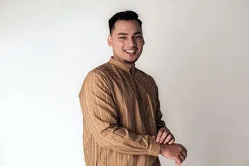 ASRAF AMIN: Setiap kali ditanya tentang tugas utamanya, terlalu banyak untuk diceritakan dek keinginan menimba seberapa banyak pengalaman membuka mata termasuk dalam bidang perniagaan dan pengurusan jenazah. - Foto MADMAN PHOTOGRAPHS BY RIZAL RAHIMAN