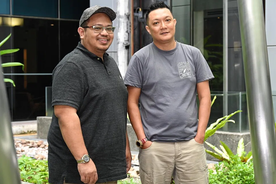 Dalam podcast tersebut, Pengurus Boon Lay Power Nasi Lemak, Encik Muhammad Farhan Hamzah dan penjaja generasi kedua, Izah Rahman Corner, Encik Affandi Abdul Rahman berkongsi usaha mereka terus mengekalkan budaya penjaja hari ini.