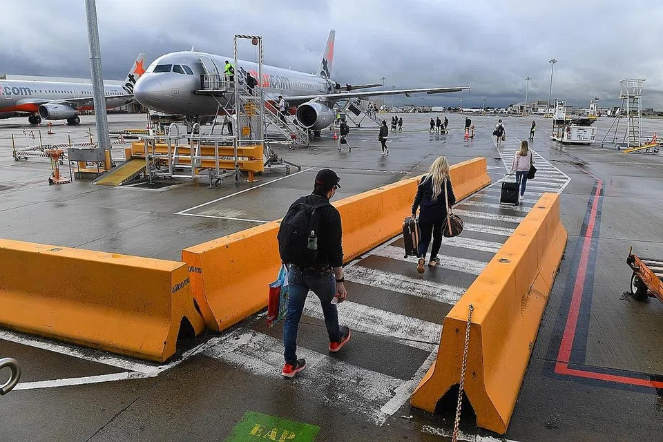 BELUM DIBUKA: Australia masih belum membuka sempadannya kepada bukan warga dan bukan penduduk tetap Australia, kata Encik Morrison. - Foto EPA-EFE