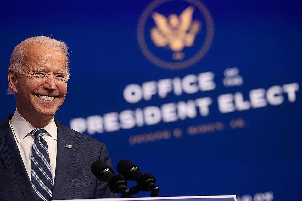 PERKARA KECIL: Presiden Dipilih, Encik Joe Biden, menganggap tindakan pencabarnya, Encik Donald Trump, yang enggan menerima keputusan pilihan raya, sebagai "perkara kecil" meskipun pendukung Demokrat memberi amaran tindakan presiden Republikan itu berbahaya. - Foto REUTERS