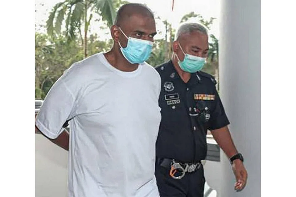 TERSELAMAT DARI HUKUMAN: Nurul Shakila Mohd Ikram Rajoo terlepas dari hukuman gantung kerana didapati tidak mempunyai niat bersama mengedar dadah. Namun, suaminya, Mohd Salleh Meerasha (berbaju putih, gambar atas) diarah membela diri di atas tuduhan yang telah dipinda. - Foto-Foto ASTRO AWANI