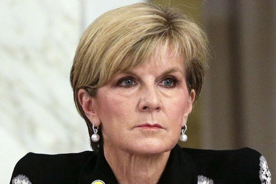 LAHIR KEBIMBANGAN: Menteri Luar Australia, Cik Julie Bishop (gambar atas), melahirkan keprihatinan selepas dua wartawan Australia ditahan kerajaan Malaysia.