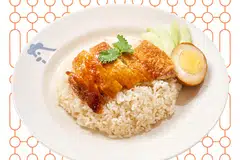 Hidangan ‘budget’ atau ekonomi dijual di kedai nasi ayam, Sam Leong St. Chicken Rice, berharga $3.50.