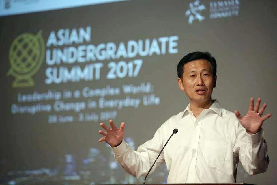 UNIVERSITI MAIN PERANAN: Encik Ong, yang berucap semasa majlis penutup Sidang Mahasiswa Asia, berkata universiti boleh memainkan peranan penting dalam mengubah sesebuah bandar. - Foto THE STRAITS TIMES