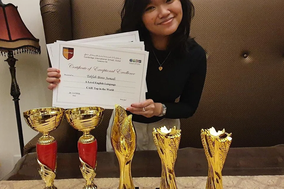 RAIH LIMA PIALA: Selain daripada dua anugerah antarabangsa, beliau turut memenangi lima piala di Sekolah Antarabangsa Cambridge Dubai.
