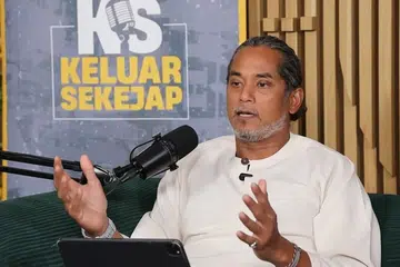 Khairy, Umno, tidak, keluar