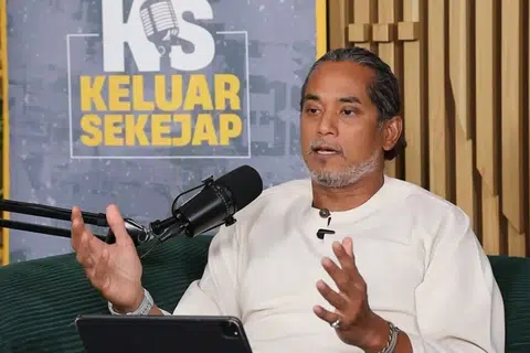 Khairy, Umno, tidak, keluar