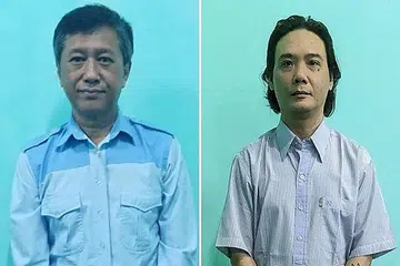 HADAPI HUKUMAN MATI: Aktivis demokrasi terkemuka, Kyaw Min Yu - lebih dikenali sebagai 'Ko Jimmy' (kiri) dan bekas ahli parlimen Phyo Zeya Thaw, telah menolak rayuan mereka, setelah didapati bersalah atas kesalahan keganasan dan bakal dihukum gantung "mengikut prosedur penjara" kata rejim tentera Myanmar. - Foto AFP