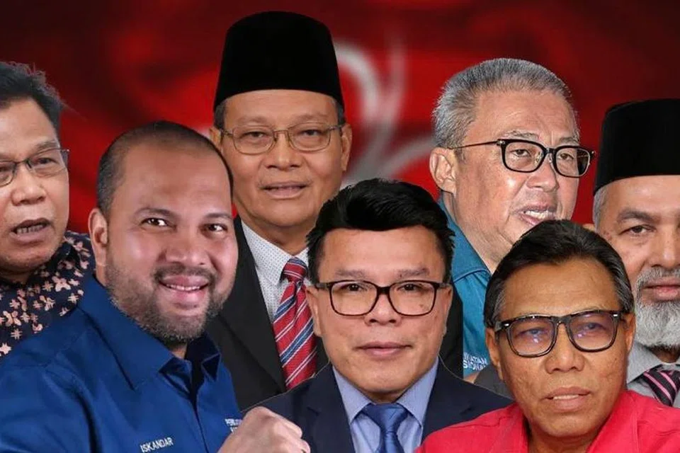 Dari kiri Ahli Parlimen (AP) Jeli, Encik Zahari Kechik; Datuk Iskandar Dzulkarnain Abdul Khalid (Kuala Kangsar); Datuk Zulkafperi Hanapi (Tanjong Karang); Encik Mohd Azizi Abu Naim (Gua Musang); Datuk Dr Suhaili Abdul Rahman (Labuan), Datuk Abdul Rashid Asari (Ahli Dewan Undangan Negeri Selat Klang) dan Datuk Syed Abu Hussin Hafiz Syed Abdul Fasal (Bukit Gantang).