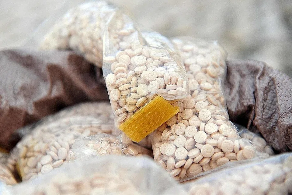 DADAH 'CAPTAGON': Sejenis dadah tiruan amfetamin (amphetamine) yang dihasilkan secara haram dalam bentuk pil dan popular di Arab Saudi dan negara Arab lainnya. - Foto AFP