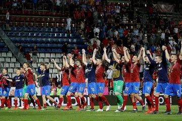 RAI KEMENANGAN: Pemain Republik Czech meraikan kemenangan selepas mengewaskan Montenegro pada aksi kelayakan Euro 2020 di Olomouc. - Foto REUTERS