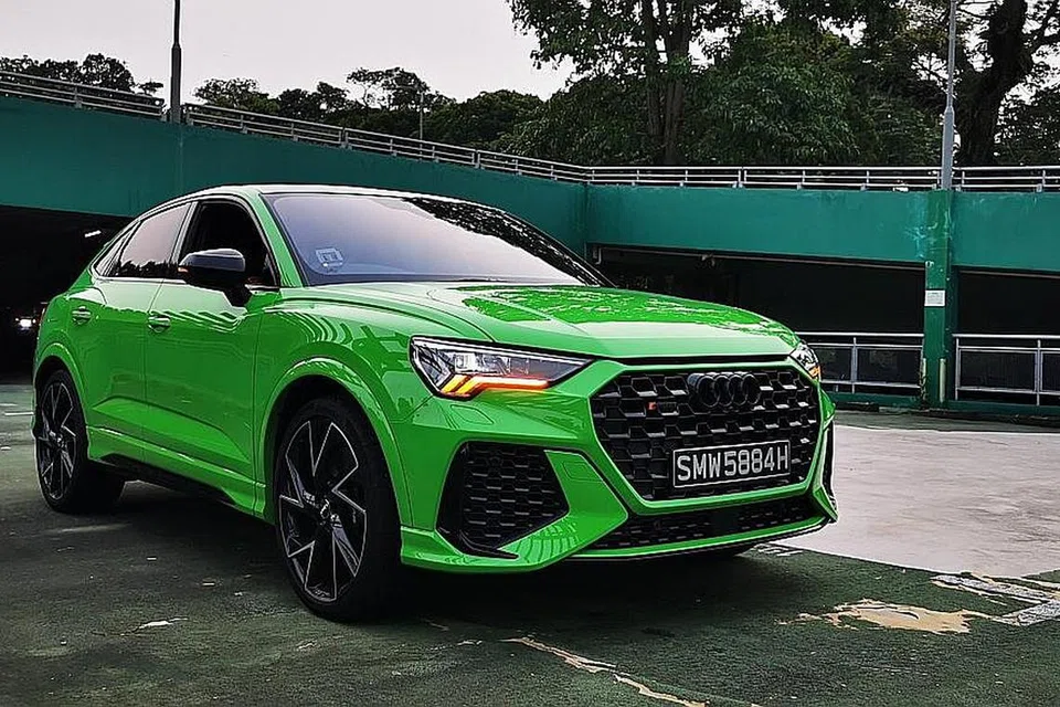 AUDI RS Q3: Kereta ini boleh memenuhi cita rasa pemandu yang inginkan 'kereta lumba' kompak yang berprestasi tinggi.