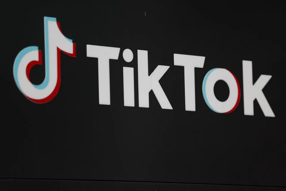Encik Trump, yang cuba melarang TikTok pada 2020, berkata beliau akan mengambil tindakan untuk menyelamatkannya di Amerika Syarikat.