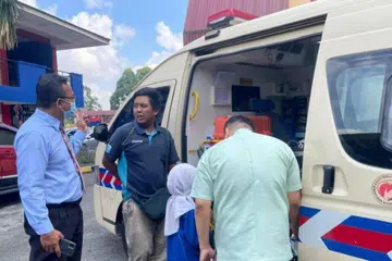 Seramai 21 murid Sekolah Kebangsaan Kampung Maju Jaya, Johor Bahru,  mengalami gejala ringan, termasuk loya, akibat terdedah kepada pencemaran bau yang berlaku di Sungai Pandan, sejak 3 September.