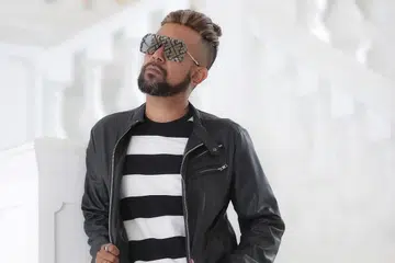 PERJUANGAN MUZIK TANPA HENTI: Ryzall Noh mengambil hikmah pandemik Covid-19 sebagai tempoh berfikir sejenak tentang menghasilkan tiga lagu sekali gus tahun ini berkat kerjasama dengan Moliano, Yazri Malik, Addy Cradle dan Jaybon. - Foto BH oleh GAVIN FOO