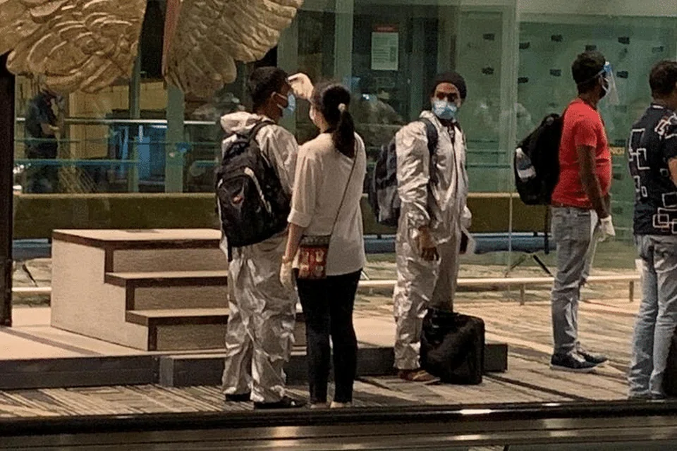 Singapura telah memudahkan pertukaran kru kapal melalui penerbangan sewa. - Foto FACEBOOK KHAW BOON WAN