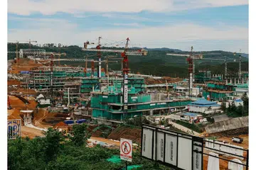 PERUMAHAN AWAM: Pembinaan kediaman kakitangan awam giat dibangunkan di ibu kota Nusantara (IKN) di Kalimantan akan menggunakan konsep hijau dan pintar. 