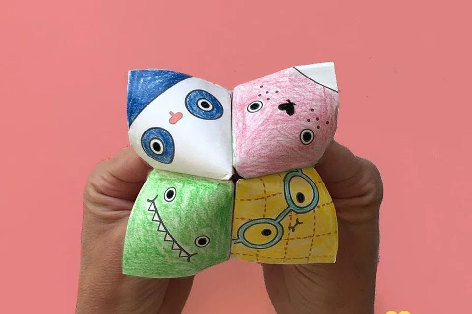 Permainan kertas origami menjadi inspirasi Nurul Ain Amat Sahimi bagi rekaan ‘Semoga Bahagia’.