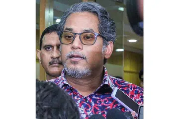 ENCIK KHAIRYJAMALUDDIN: Berkata AGC tahu perolehan vaksin.