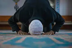 Dari Rejab lagi kita disyorkan untuk memperbanyakkan beristighfar, lebih kuat berusaha untuk meninggalkan dosa. Semasa Syaaban perkara ini semakin ditekankan – ditambah dengan rutin memperbanyak ibadah dan mensucikan hati. 