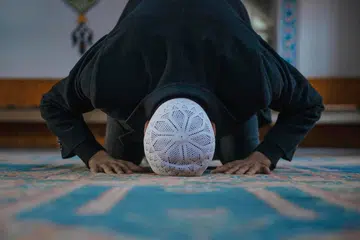 Dari Rejab lagi kita disyorkan untuk memperbanyakkan beristighfar, lebih kuat berusaha untuk meninggalkan dosa. Semasa Syaaban perkara ini semakin ditekankan – ditambah dengan rutin memperbanyak ibadah dan mensucikan hati. 