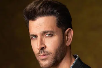 WIRA FILEM AKSI: Hrithik Roshan tidak sabar menanti tayangan filem aksi Fighter yang menampilkan dirinya sebagai juruterbang. Hrithik adalah pelakon kanak-kanak yang berasal daripada keluarga seni dan mula berlakon seawal usia enam tahun.