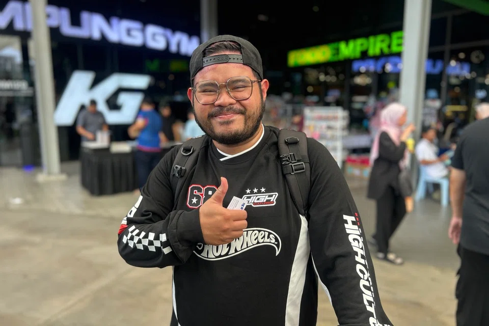 Encik Mohd Ridhan Ramlan berkunjung ke Johor Bahru setiap dua hingga tiga bulan dan beliau lazimnya memilih kereta atau kereta api, terutama apabila membawa isteri dan anak-anak.