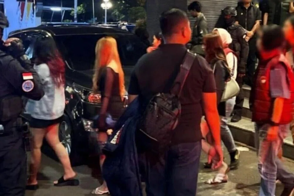 Lima warga Indonesia ditahan, operasi antidadah, Batam, Biro Narkotik Pusat (CNB), Badan Narkotika Nasional (BNN) Indonesia