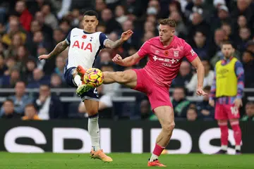 Pemain Ipswich, Liam Delap (kanan), menunjukkan kematangan dan prestasi baik dalam EPL sejauh ini dan telah menjaringkan gol semasa menentang Tottenham baru-baru ini. 