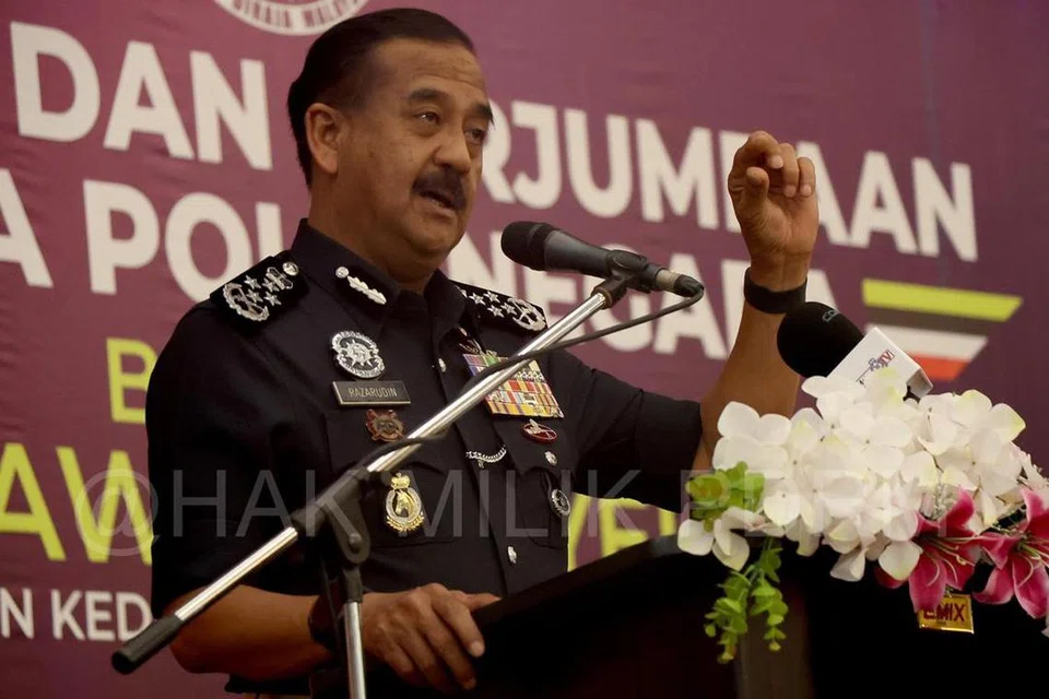 Ketua Polis Negara Malaysia, Tan Sri Razarudin Husain, mahu rakyat Malaysia menunjukkan perpaduan yang teguh kepada rakyat Palestin, namun jangan terbabit sebarang kegiatan yang boleh mengancam keselamatan diri.